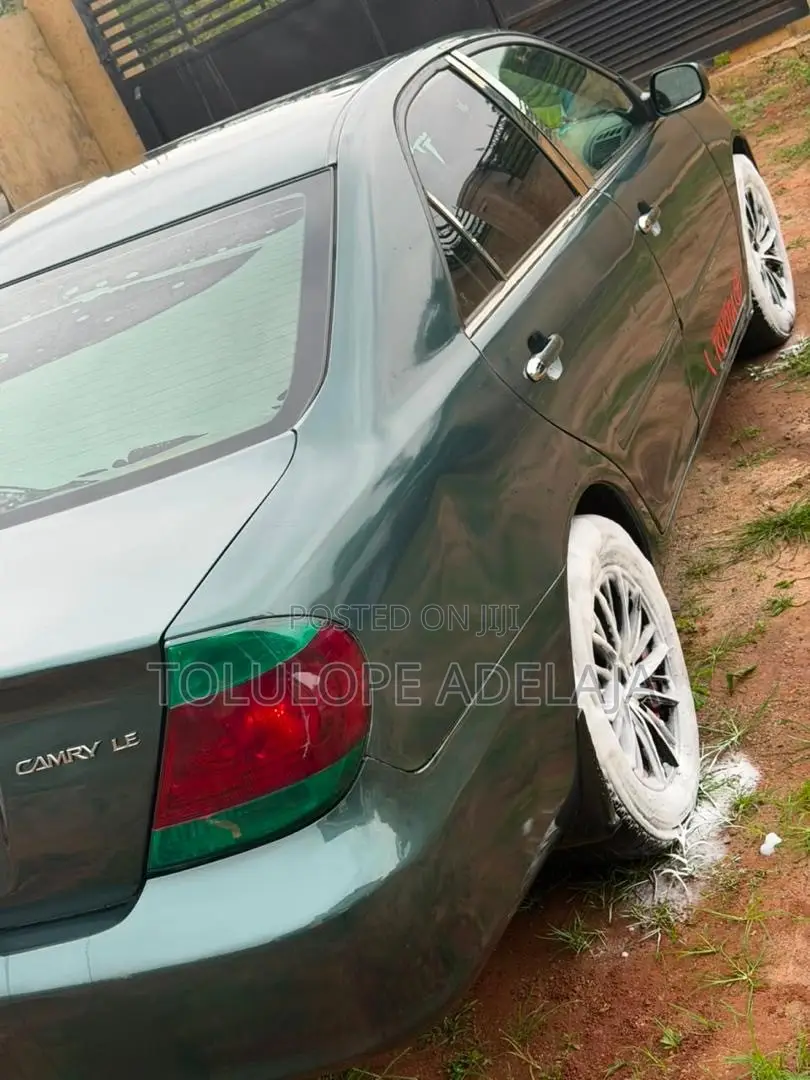 Toyota Camry LE 4dr Sedan (2.4L 4cyl 5A) 2005 Green