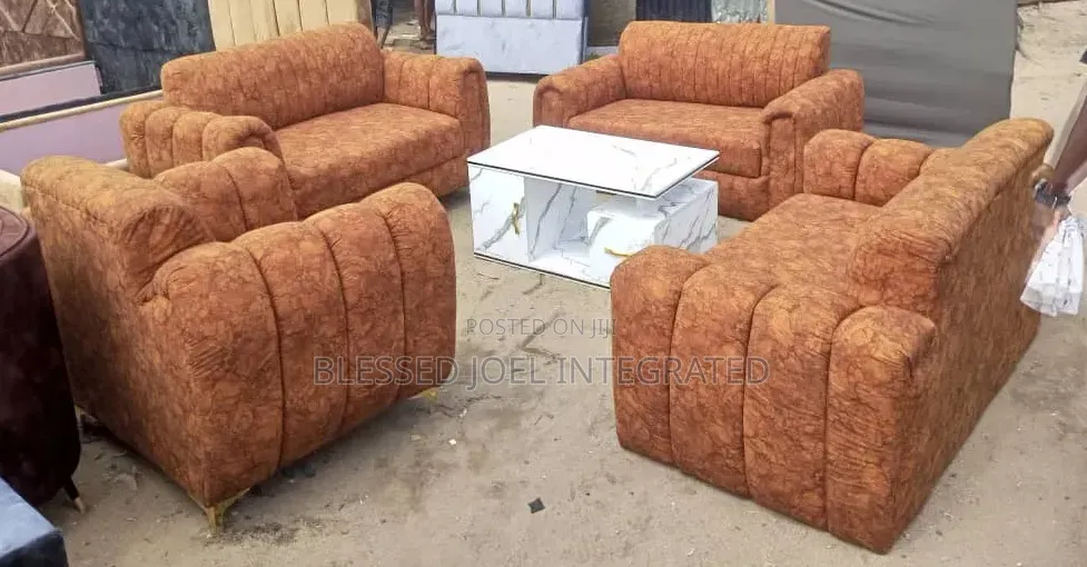 Set of Cushion With Table
