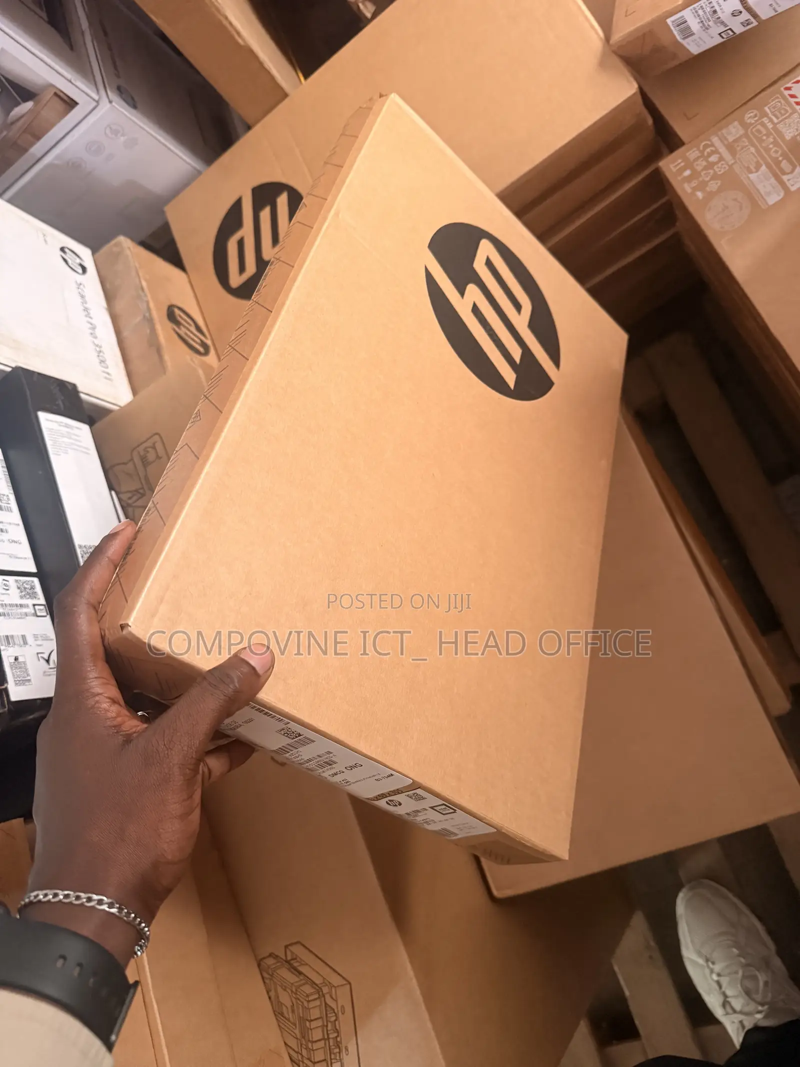 New Laptop HP 240 8GB Intel Core i3 SSD 512GB