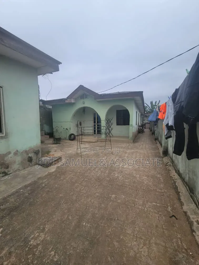 1bdrm Apartment in Ayobo for rent