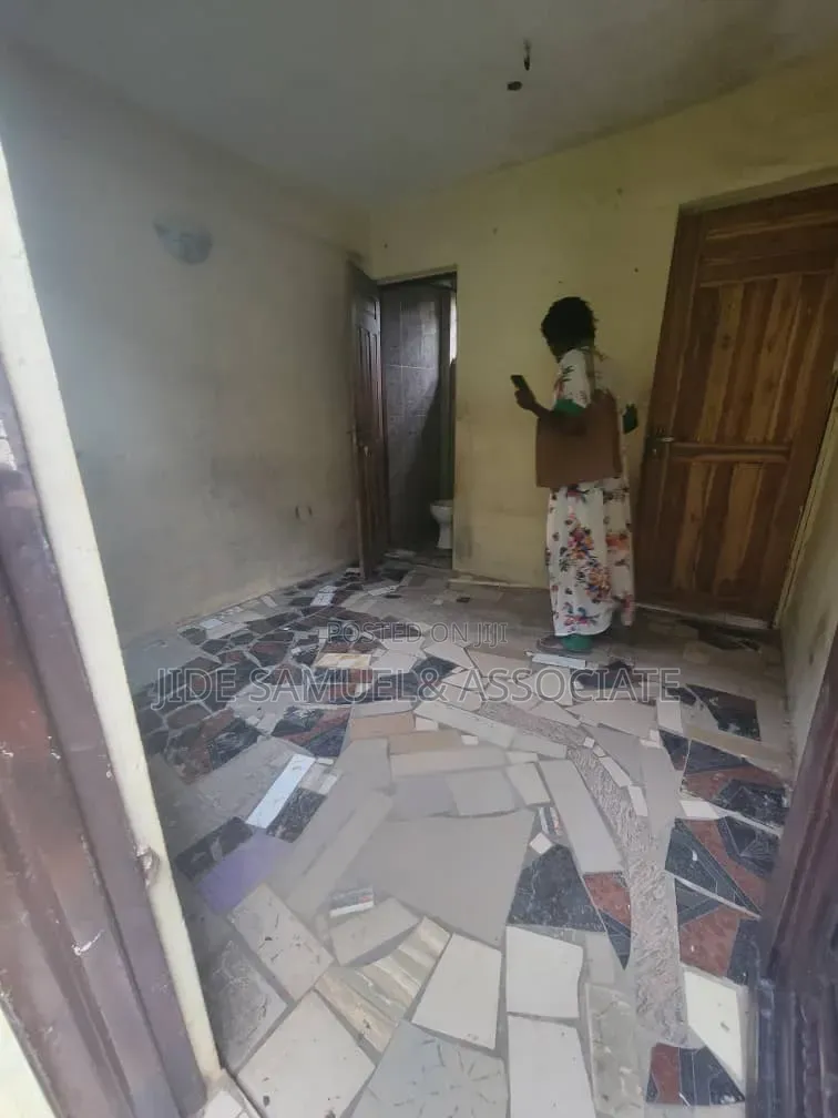 1bdrm Apartment in Ayobo for rent