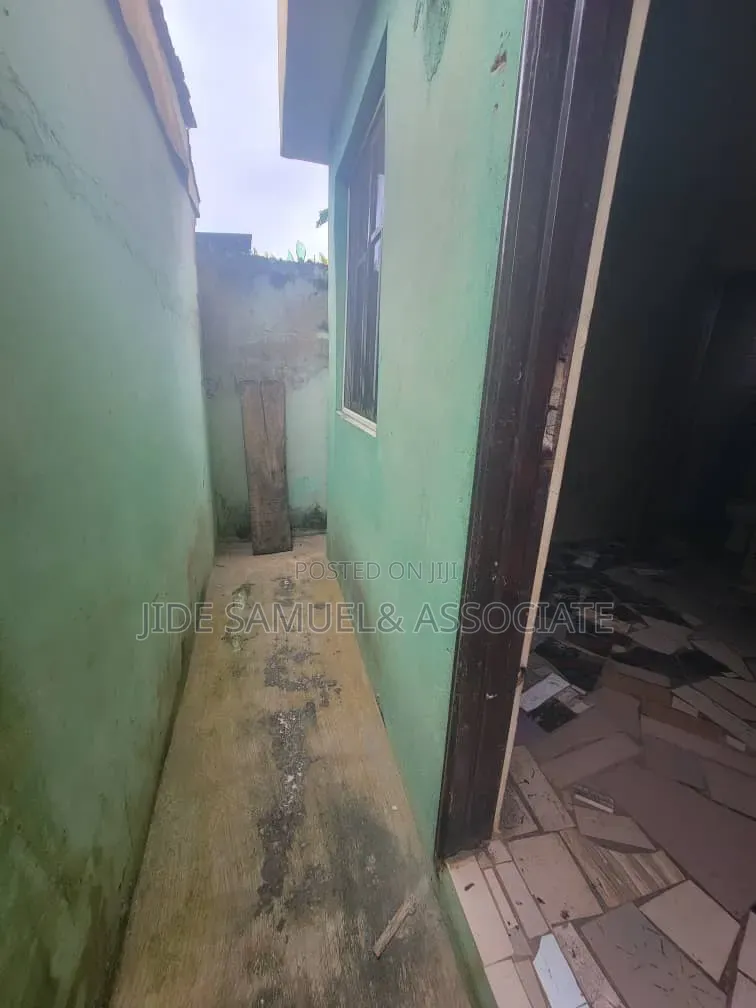 1bdrm Apartment in Ayobo for rent
