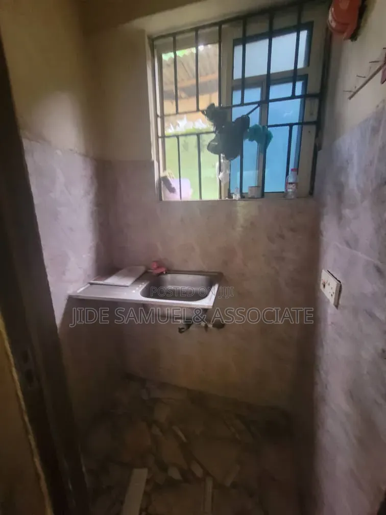 1bdrm Apartment in Ayobo for rent