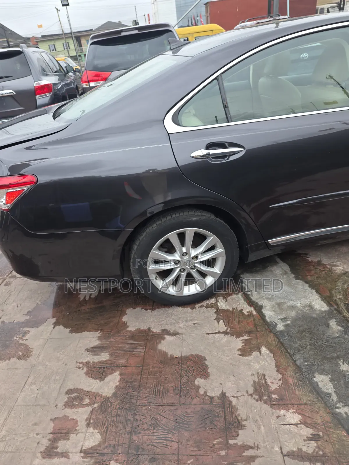 Lexus ES 350 2011 Brown
