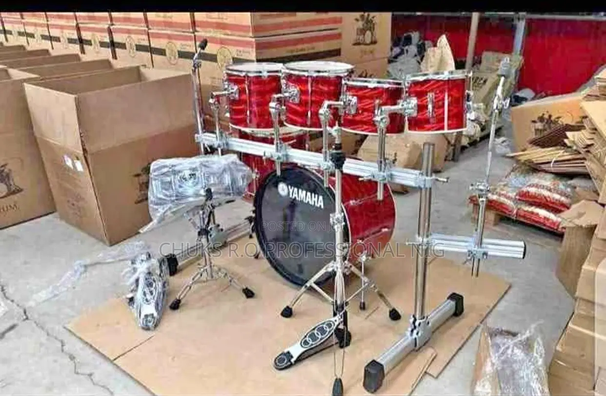 Yamaha Acoustic Drum Set