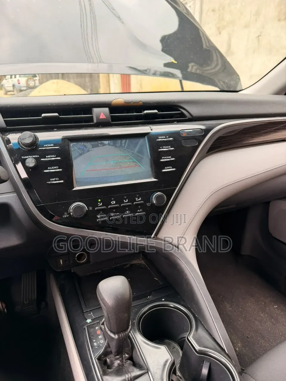 Toyota Camry SE FWD (2.5L 4cyl 8AM) 2018 Black