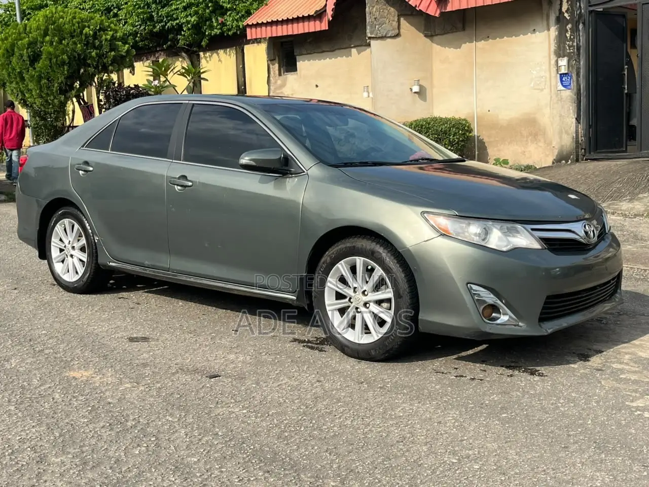 Toyota Camry XLE 4dr Sedan (2.5L 4cyl 6A) 2013 Green