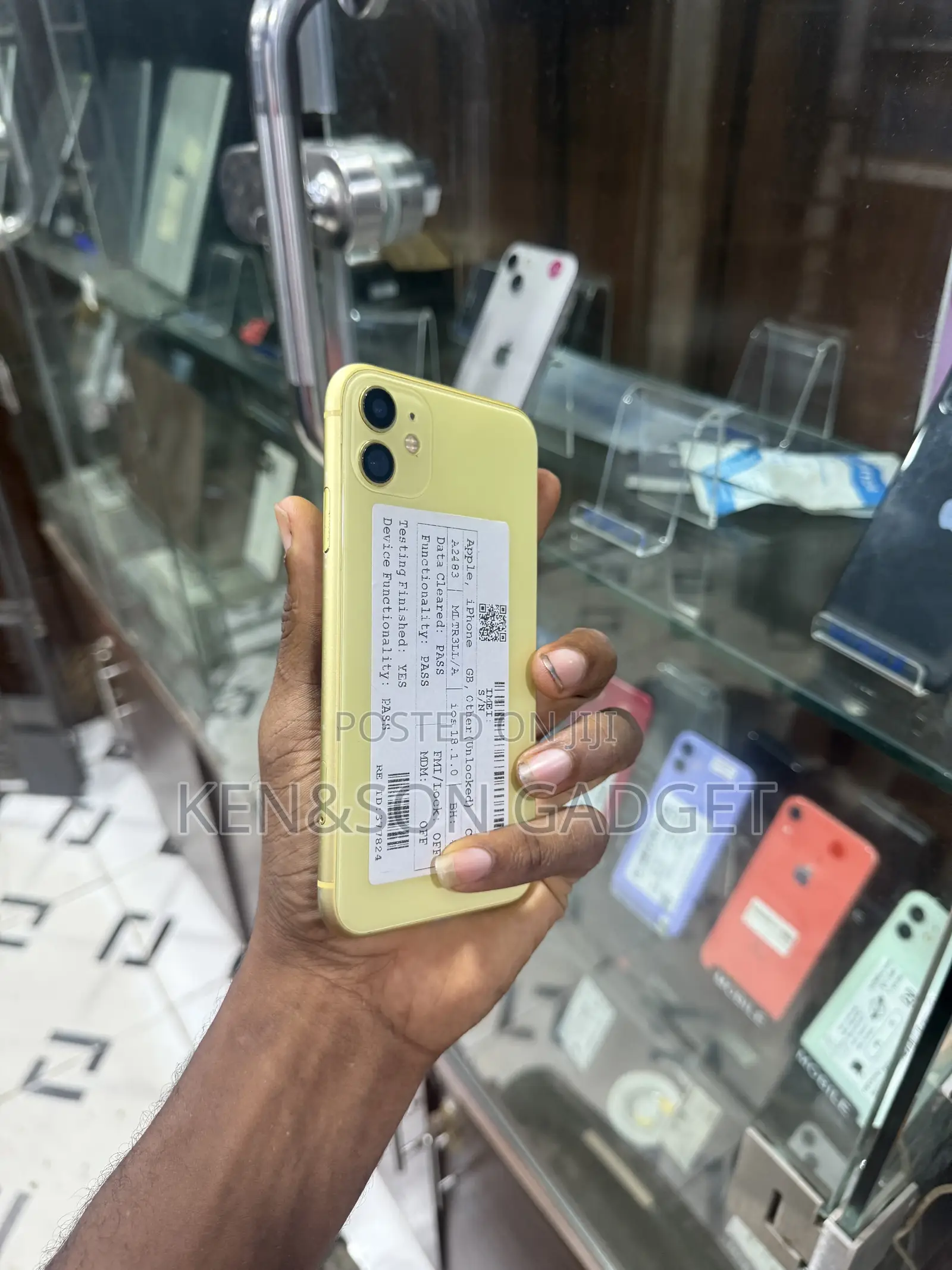 Apple iPhone 11 64 GB Yellow