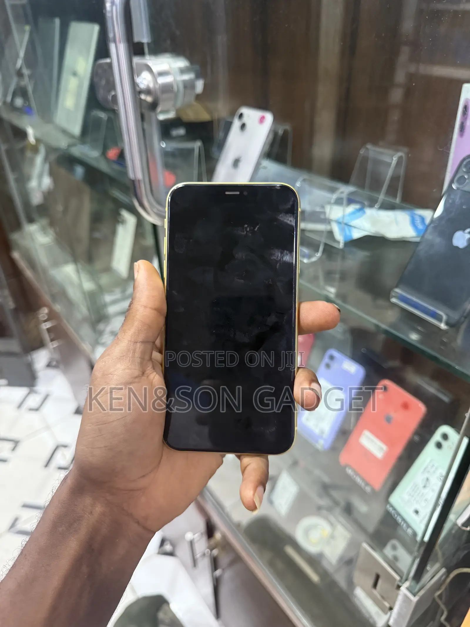 Apple iPhone 11 64 GB Yellow
