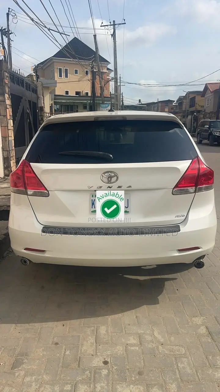 Toyota Venza V6 AWD 2012 White