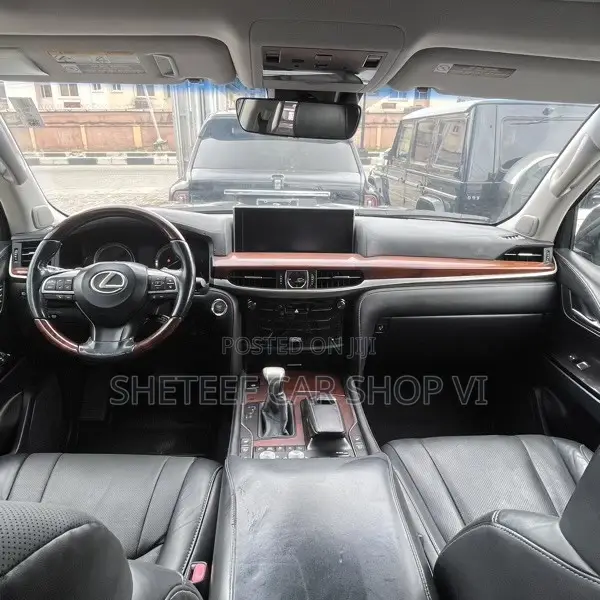 Lexus LX 2016 Silver
