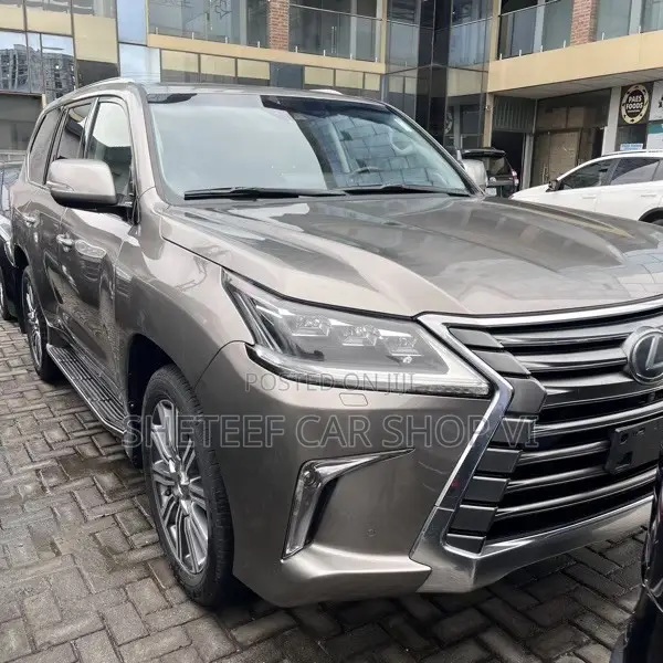 Lexus LX 2016 Silver