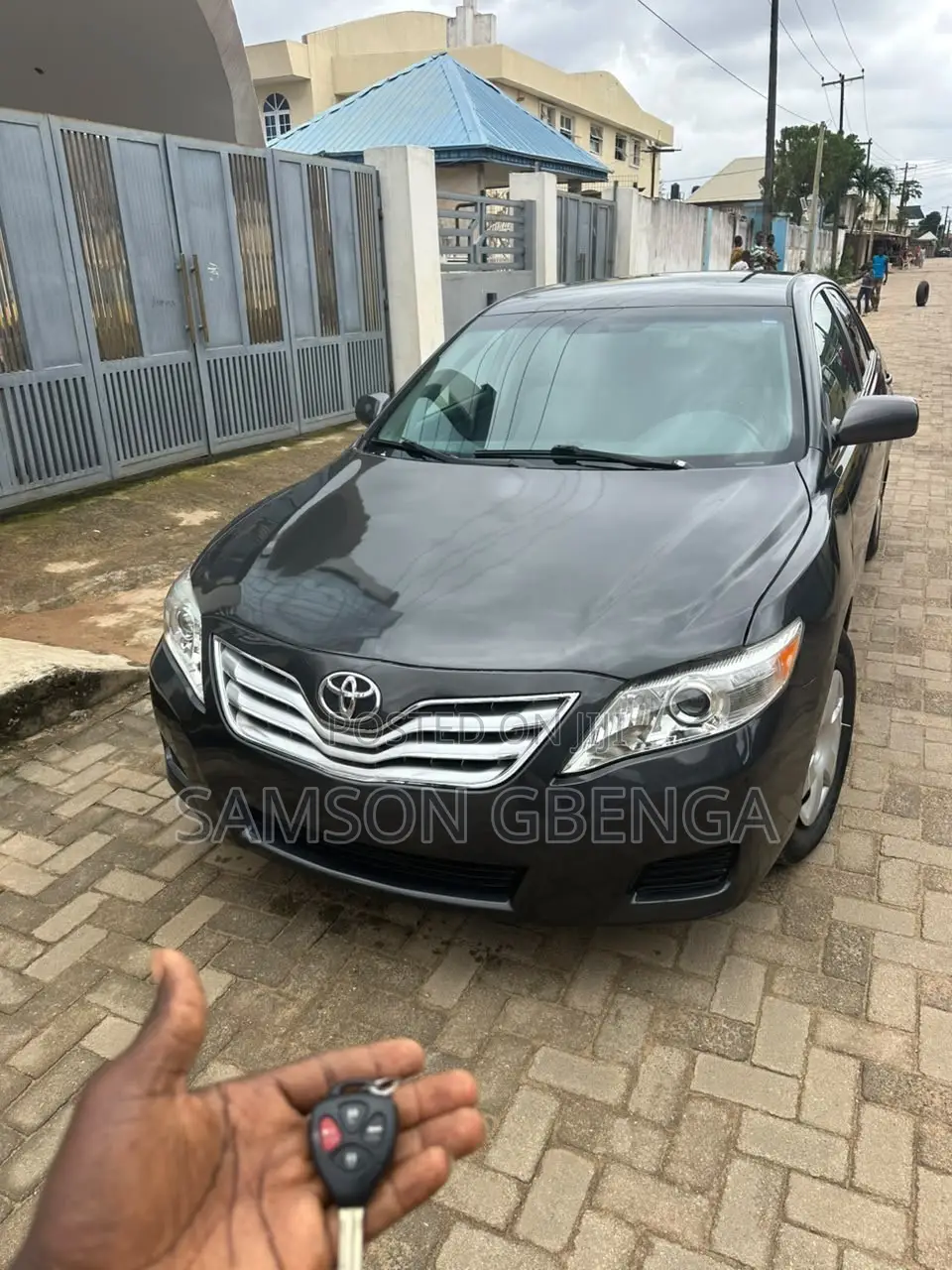 Toyota Camry LE 4dr Sedan (2.5L 4cyl 6AM) 2010 Gray