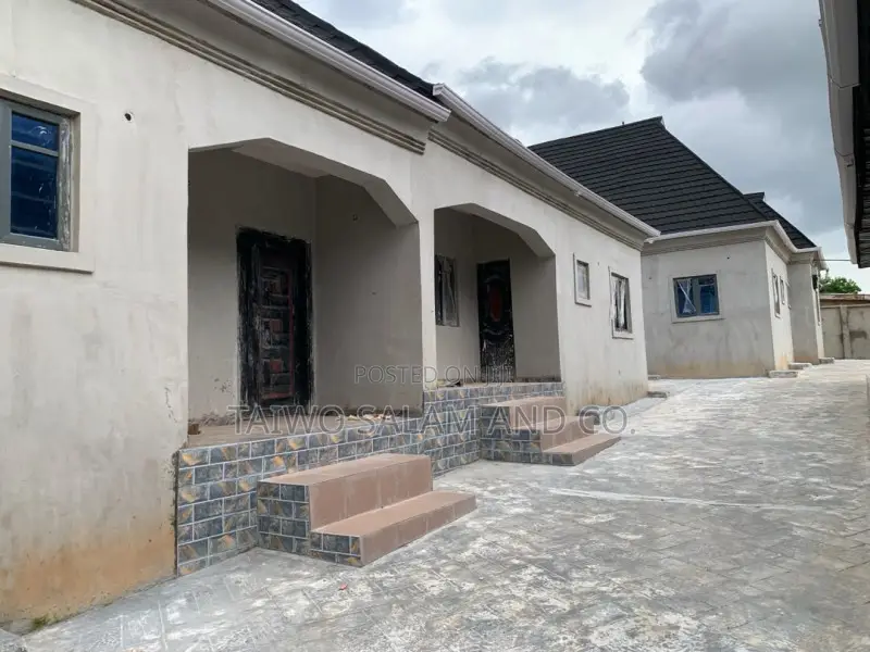 2bdrm Block of Flats in Ibadan North West for rent