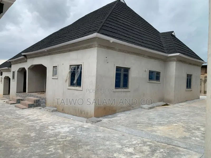 2bdrm Block of Flats in Ibadan North West for rent