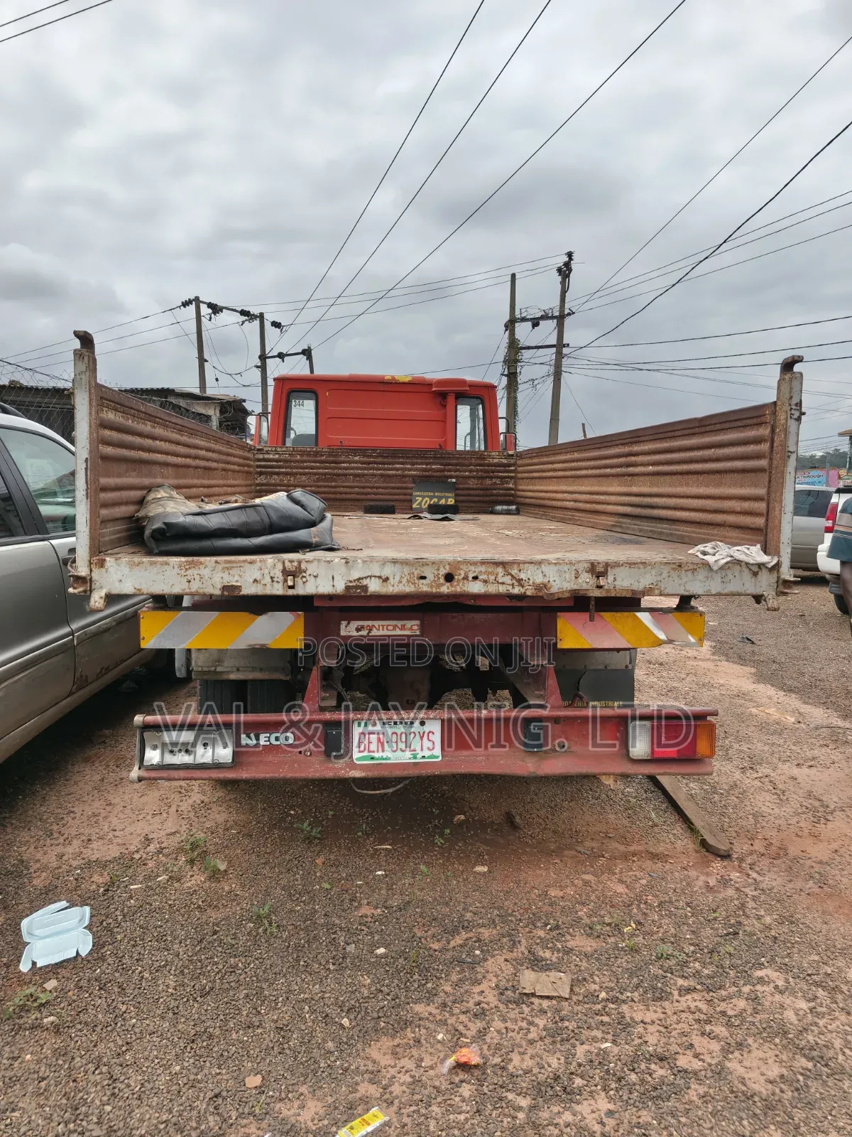 Fiat Iveco 6 Tyres Rigid Truck - Nigerian Use