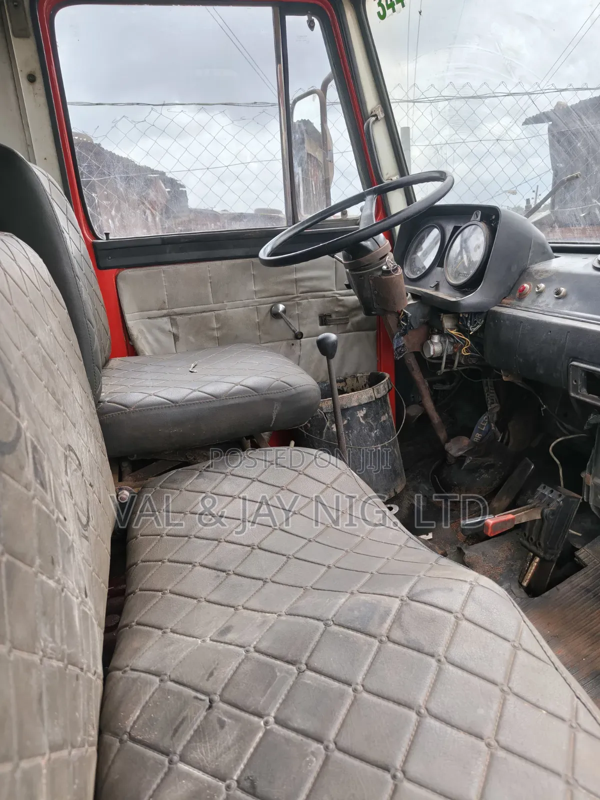 Fiat Iveco 6 Tyres Rigid Truck - Nigerian Use