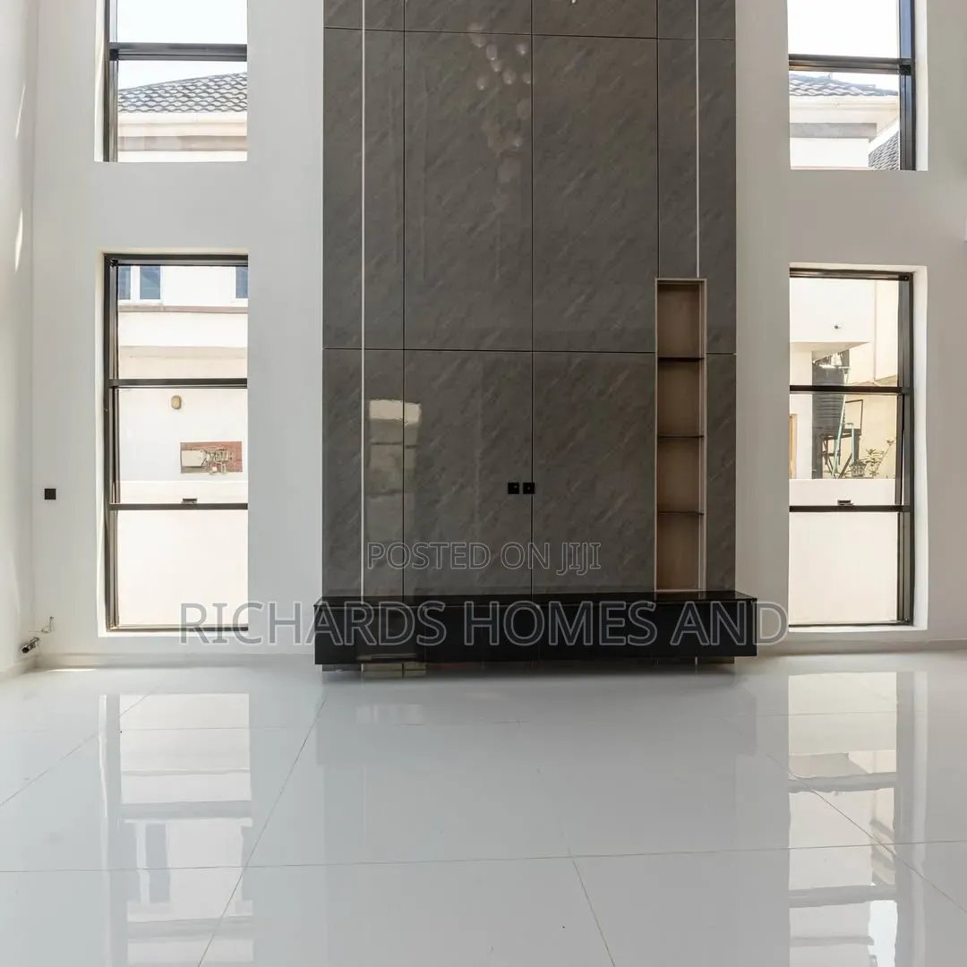 5bdrm Duplex in Megamound Estate, Ikota for sale