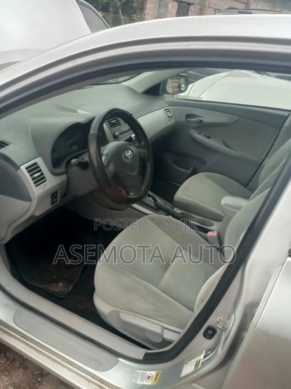 Toyota Corolla LE 4dr Sedan (1.8L 4 cyl 4A) 2009 Silver