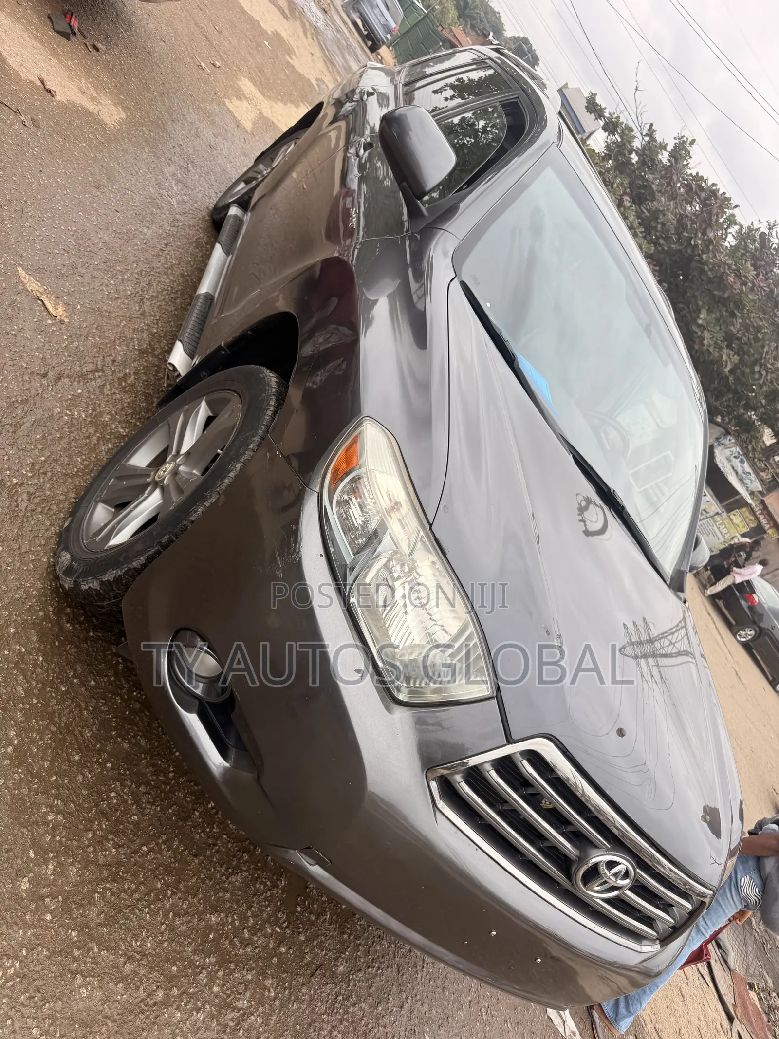 Toyota Highlander SE 2011 Gray