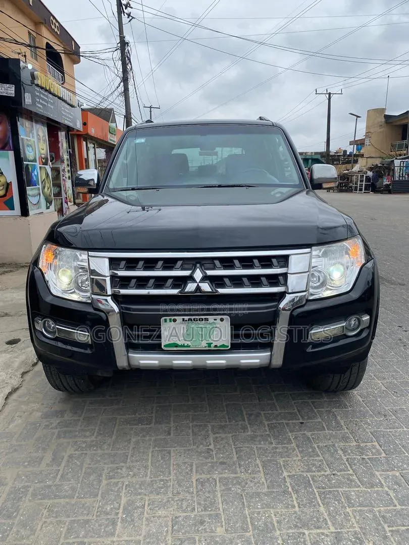 Mitsubishi Pajero 2016 Black