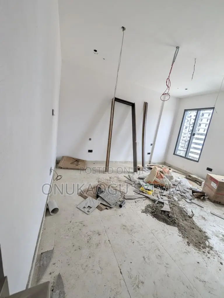2bdrm Apartment in Maryam'S Court, Ademola Adetokunbo for sale