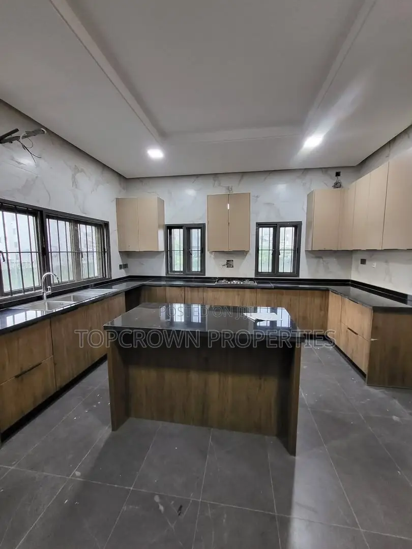 4bdrm Duplex in Guzape District for sale