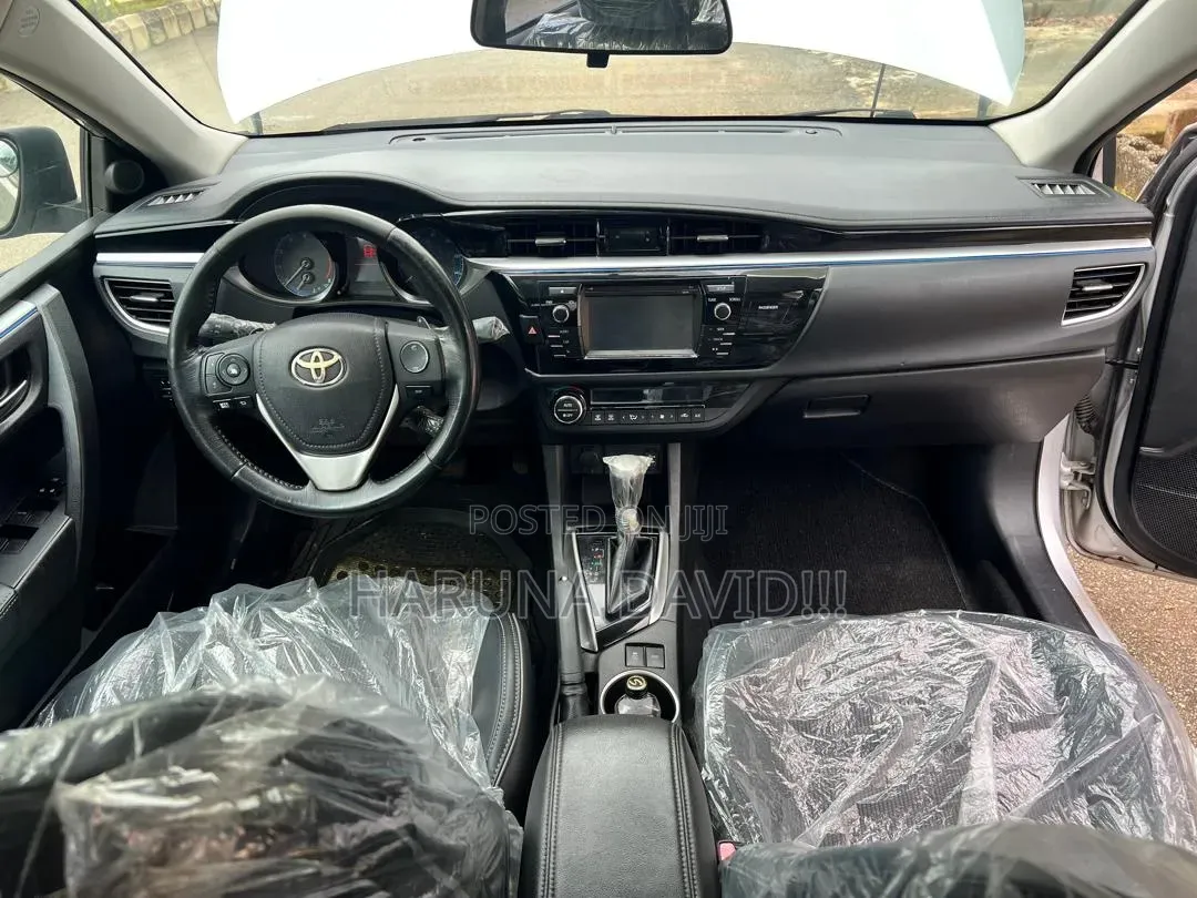 Toyota Corolla 2015 Silver