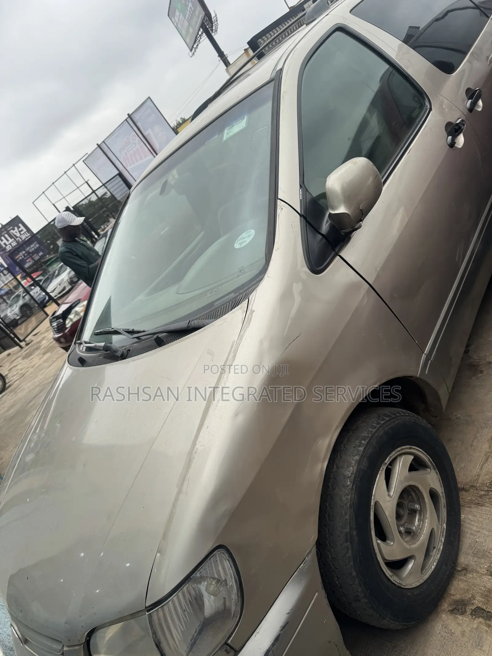 Toyota Sienna LE 2002 Gold