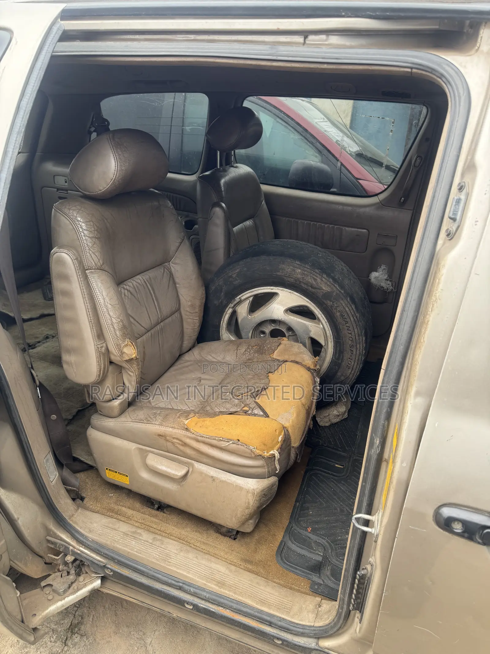 Toyota Sienna LE 2002 Gold
