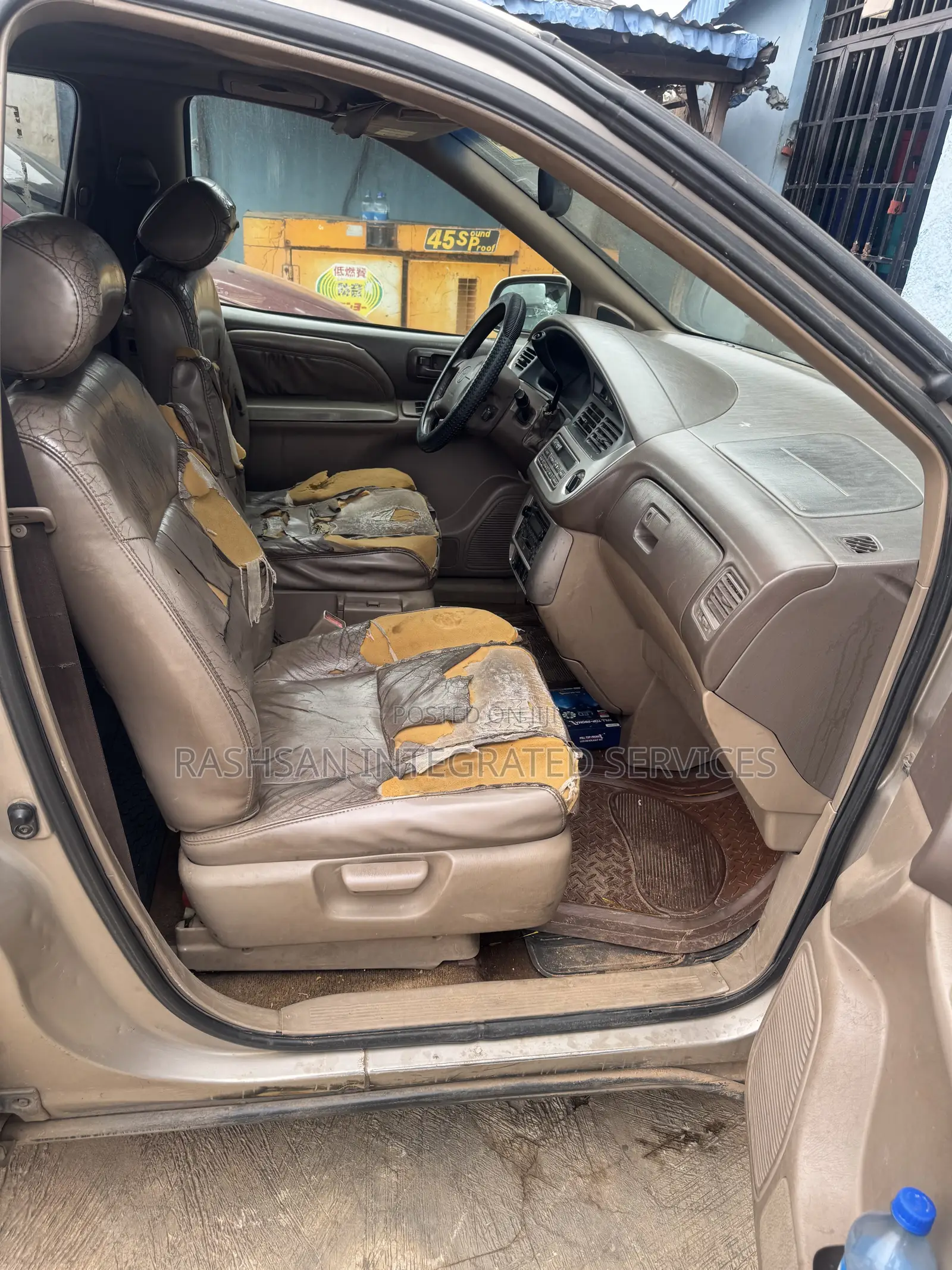 Toyota Sienna LE 2002 Gold