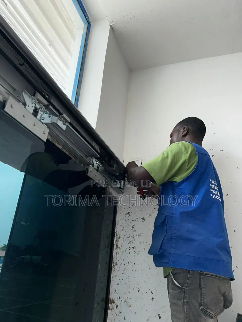 Automatic Sensor Door Installation