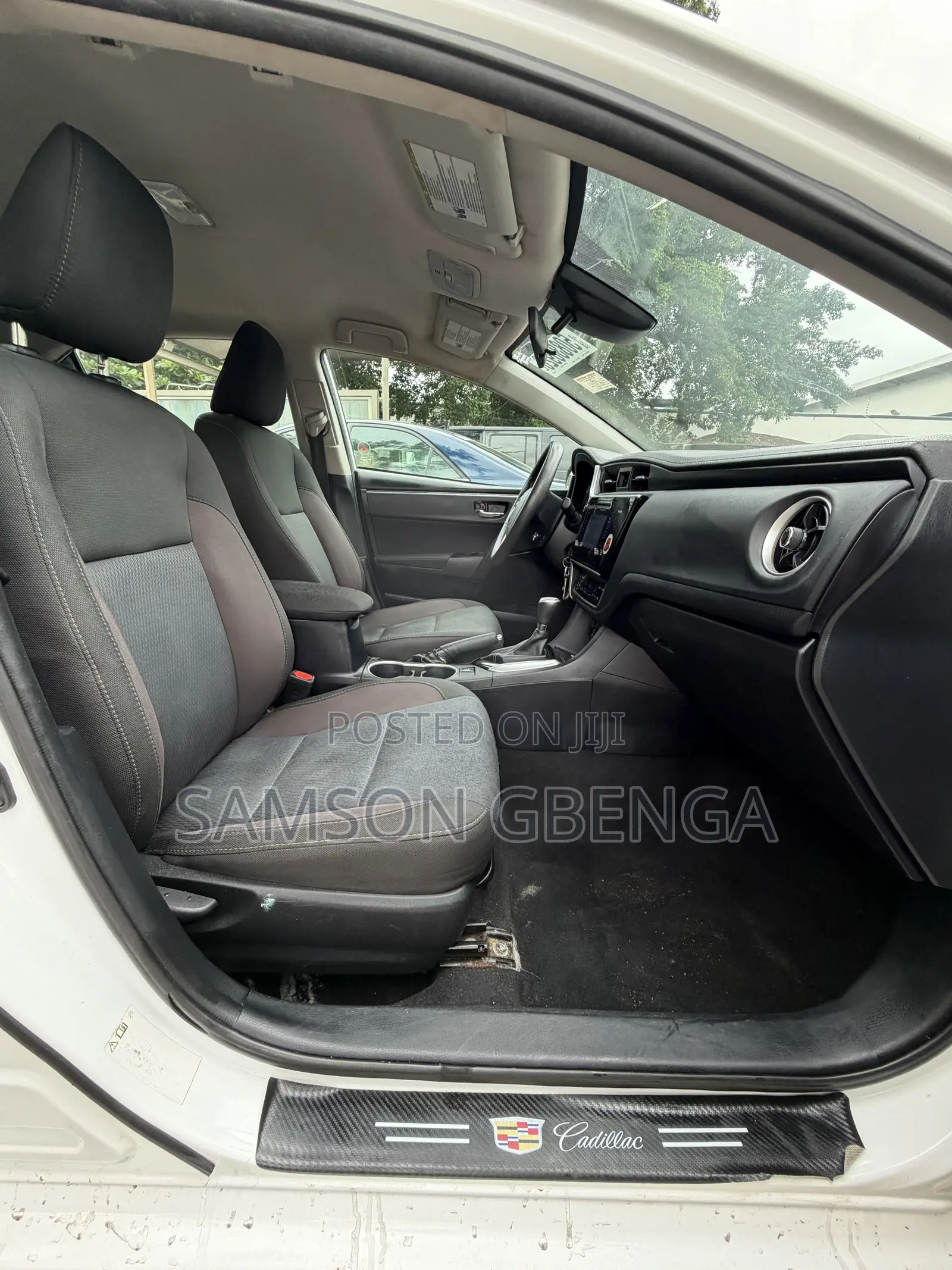Toyota Corolla LE 4dr Sedan (1.8L 4cyl CVT) 2017 White