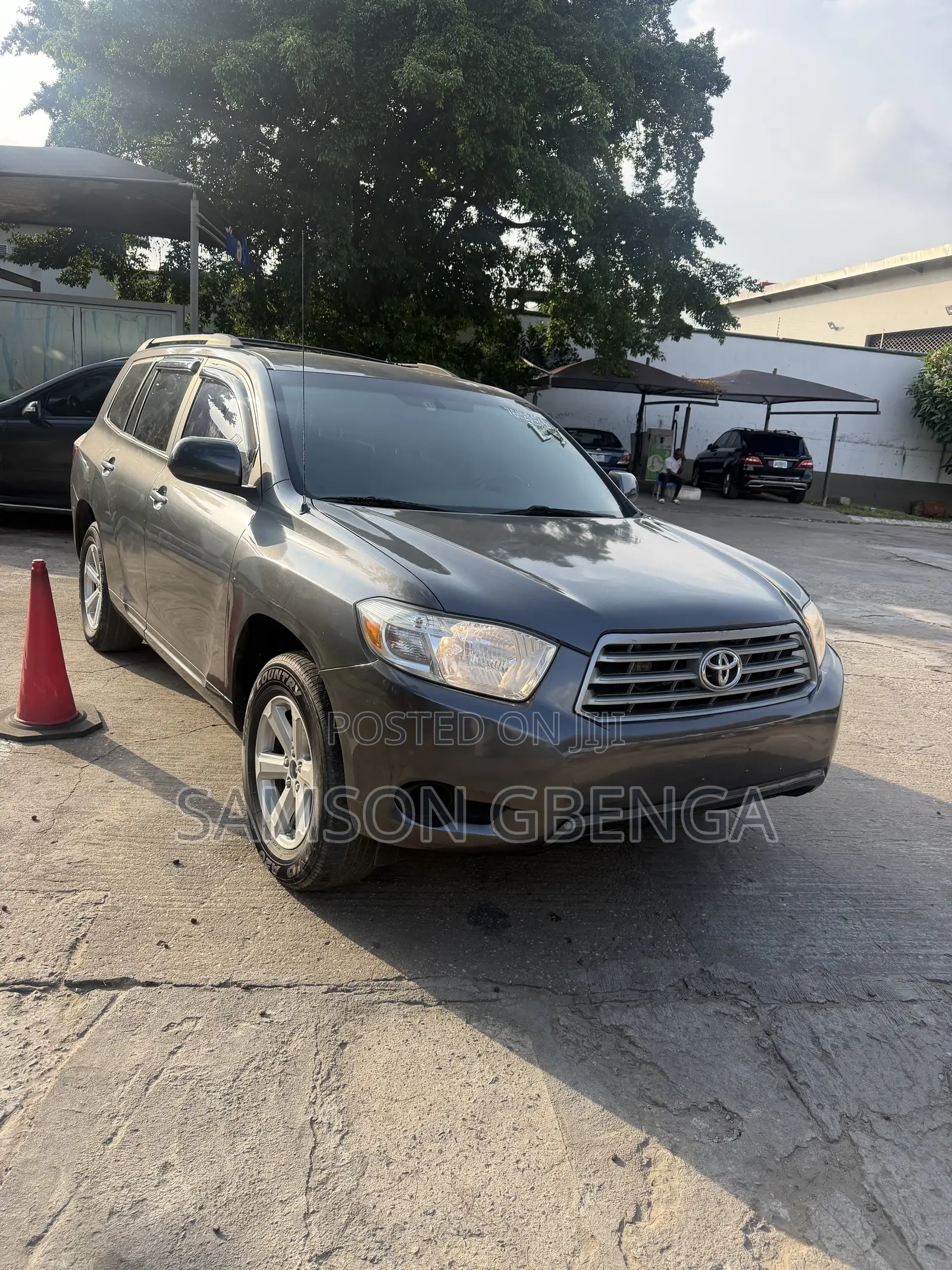 Toyota Highlander Base 2010 Gray