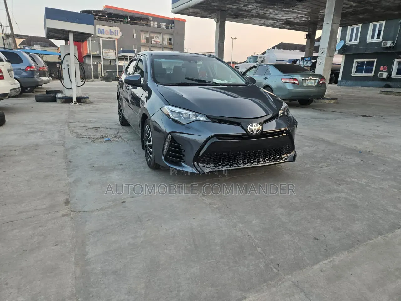 Toyota Corolla LE 4dr Sedan (1.8L 4cyl CVT) 2017 Gray