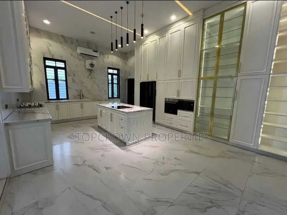 9bdrm Mansion in Guzape District for sale