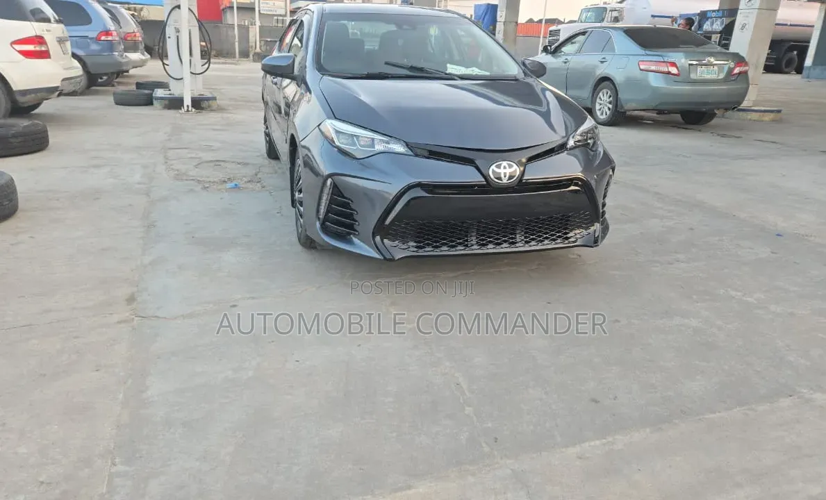 Toyota Corolla LE 4dr Sedan (1.8L 4cyl CVT) 2017 Gray