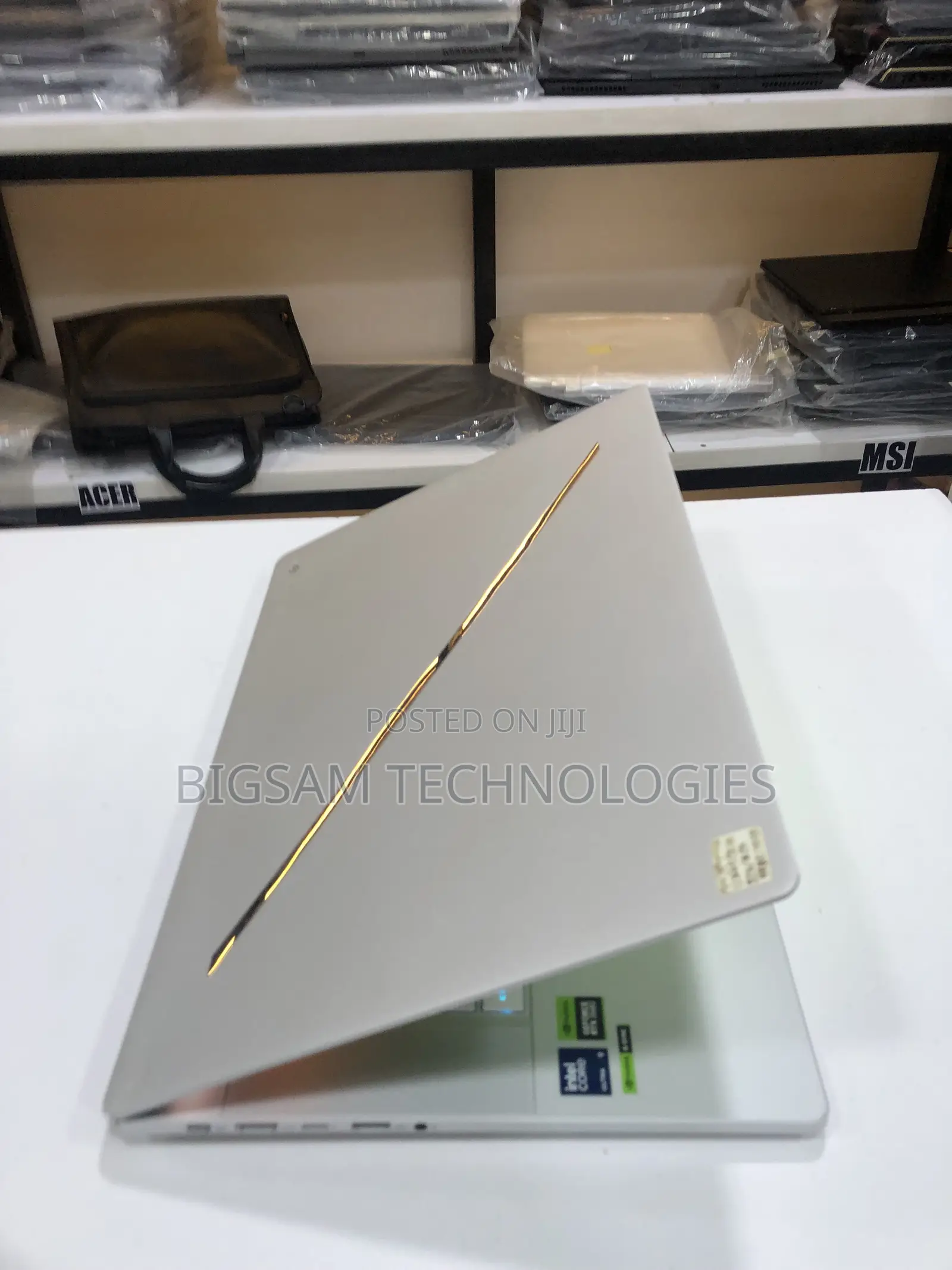 Laptop Asus ROG Zephyrus G16 32GB Intel Core Ultra 9 SSD 2T