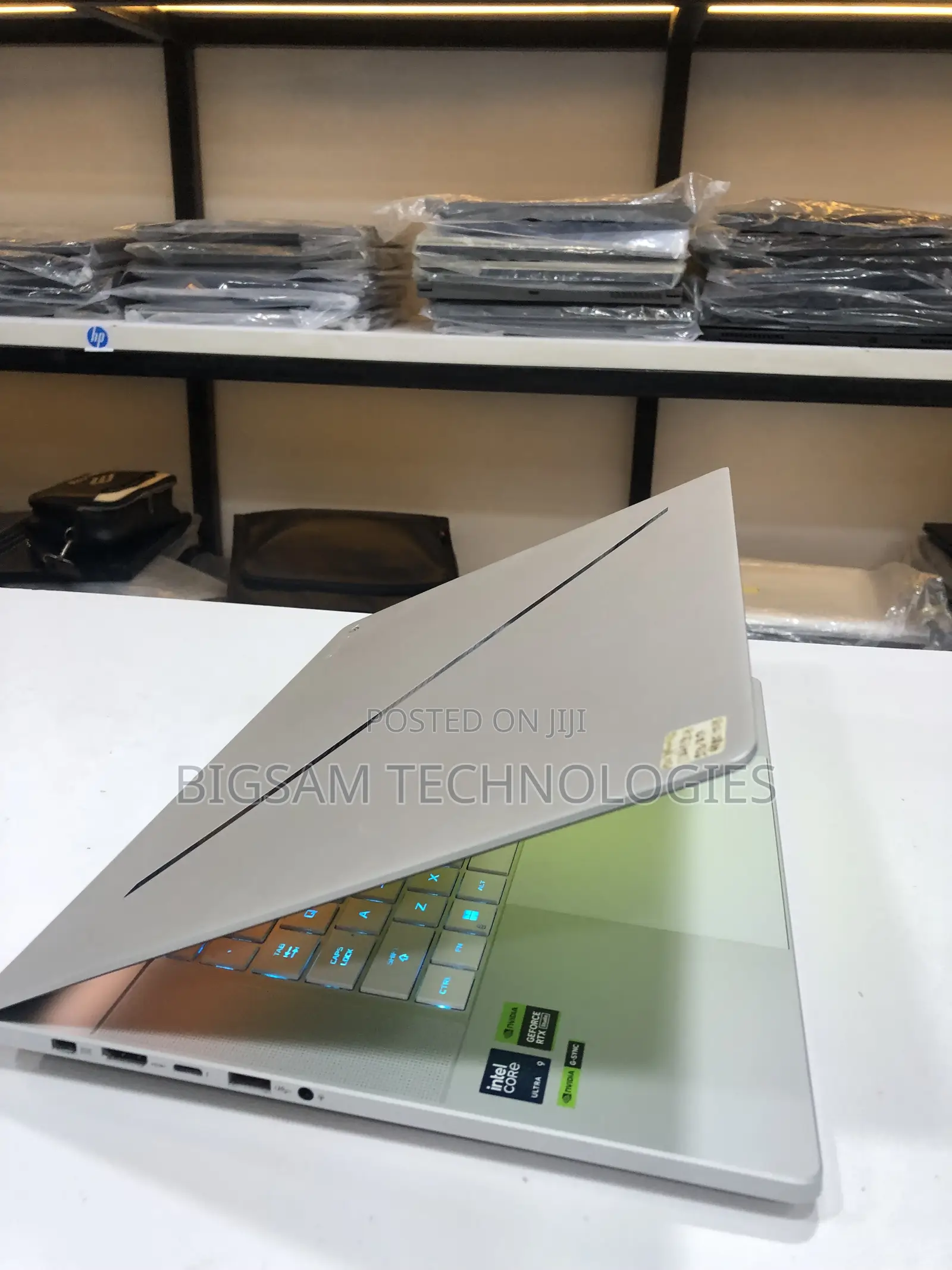Laptop Asus ROG Zephyrus G16 32GB Intel Core Ultra 9 SSD 2T