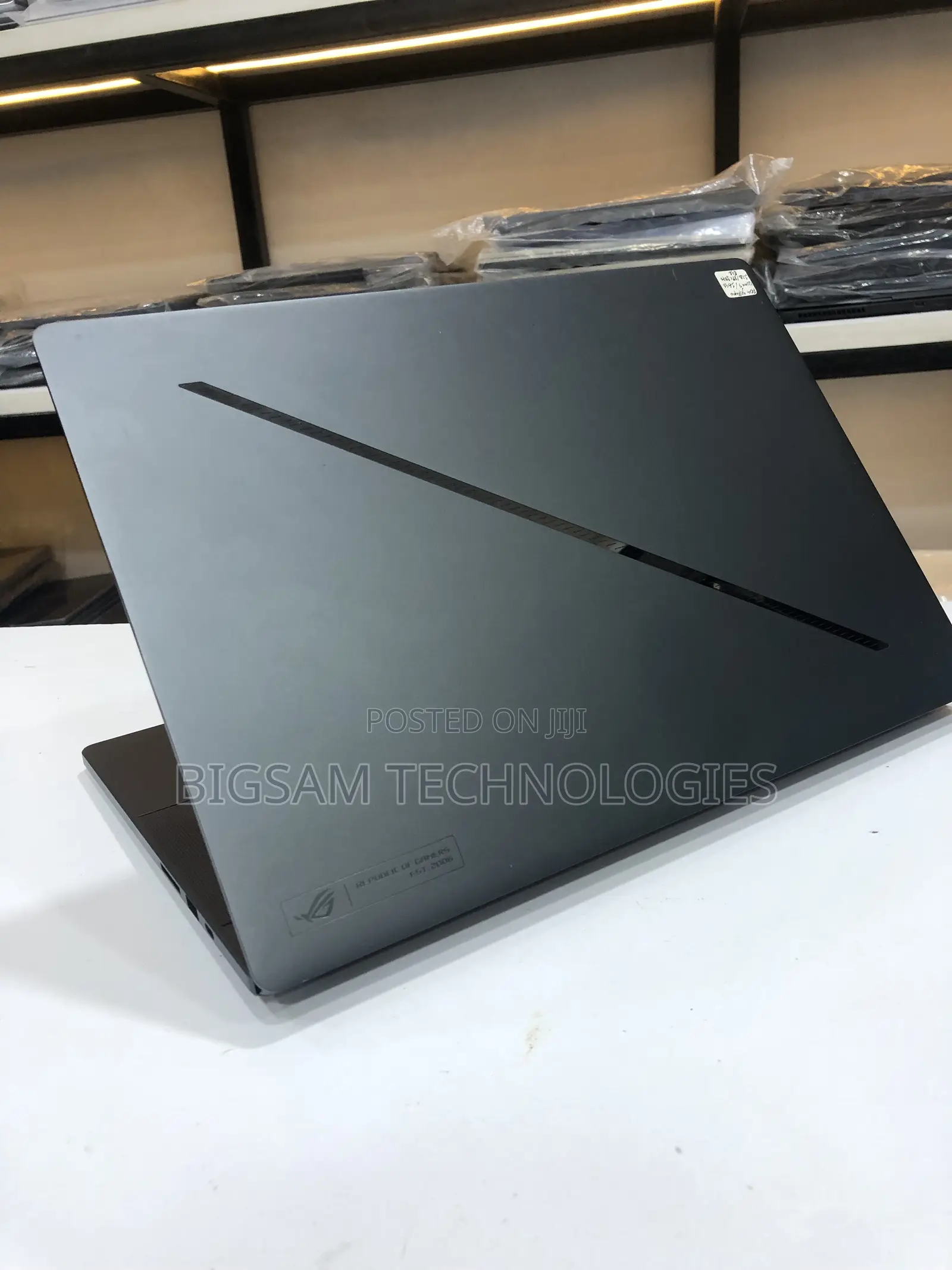 Laptop Asus ROG Zephyrus G16 16GB Intel Core Ultra 9 SSD 1T