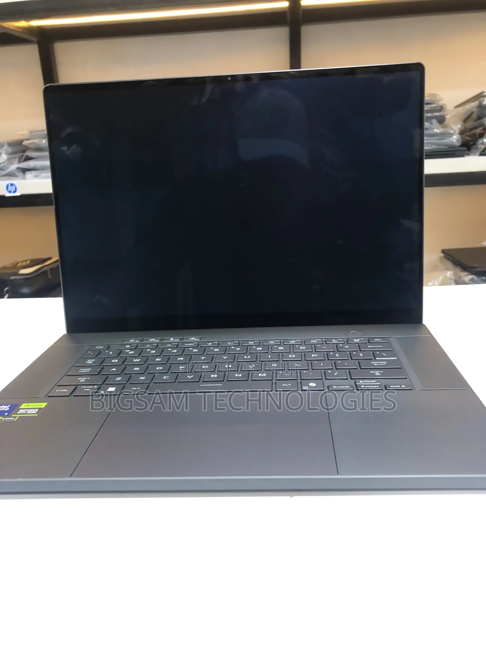 Laptop Asus ROG Zephyrus G16 16GB Intel Core Ultra 9 SSD 1T