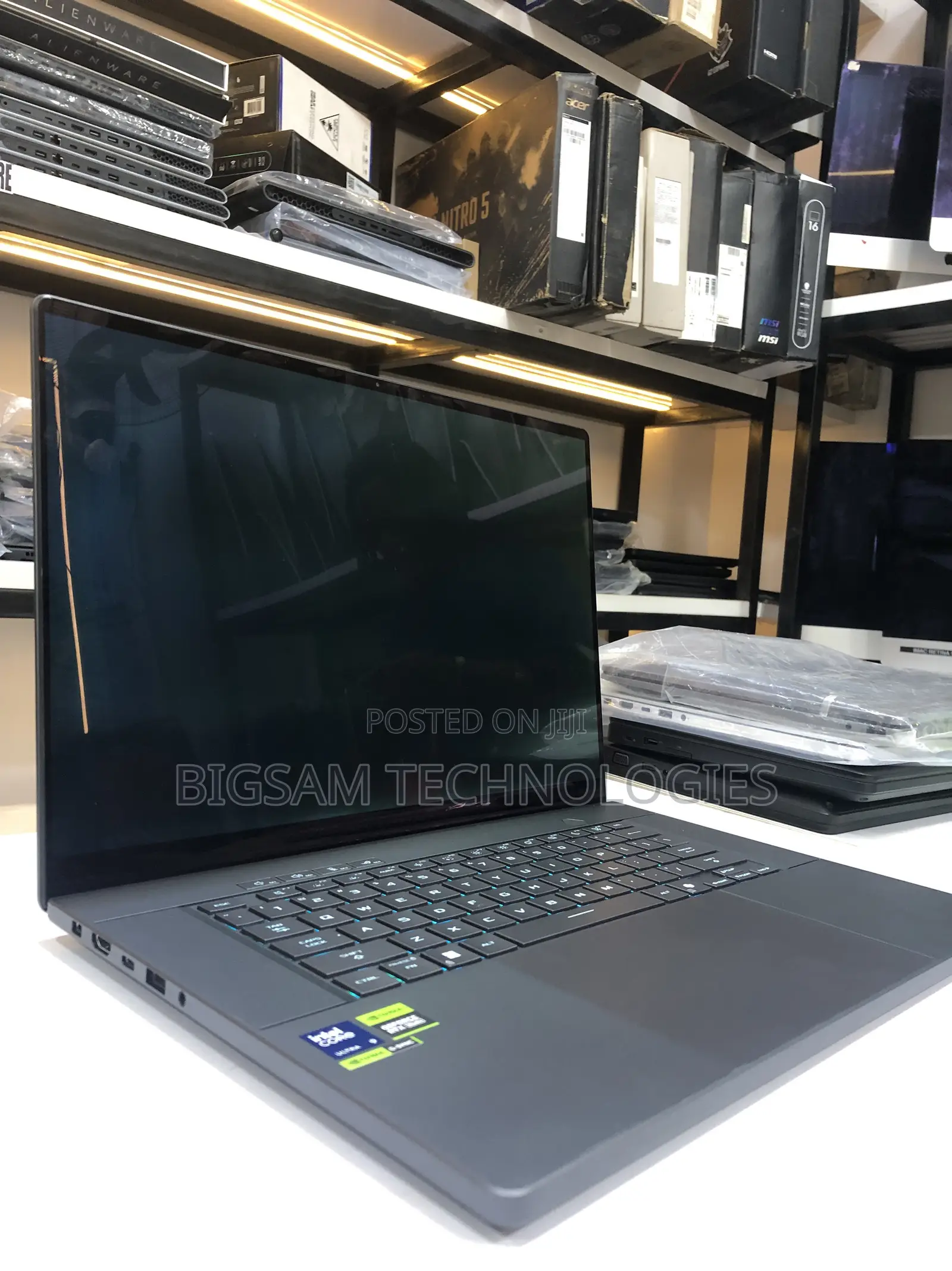 Laptop Asus ROG Zephyrus G16 16GB Intel Core Ultra 9 SSD 1T