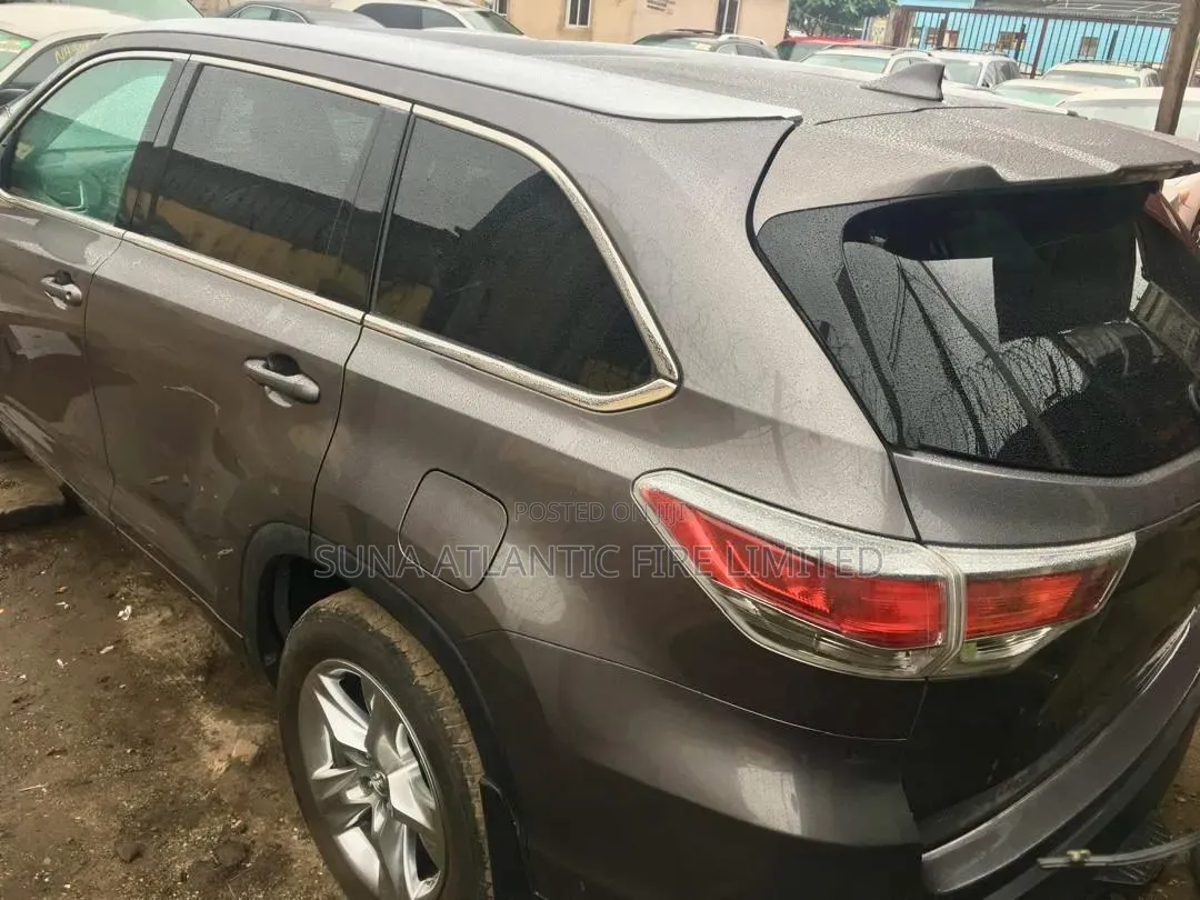 Toyota Highlander 2015 Brown