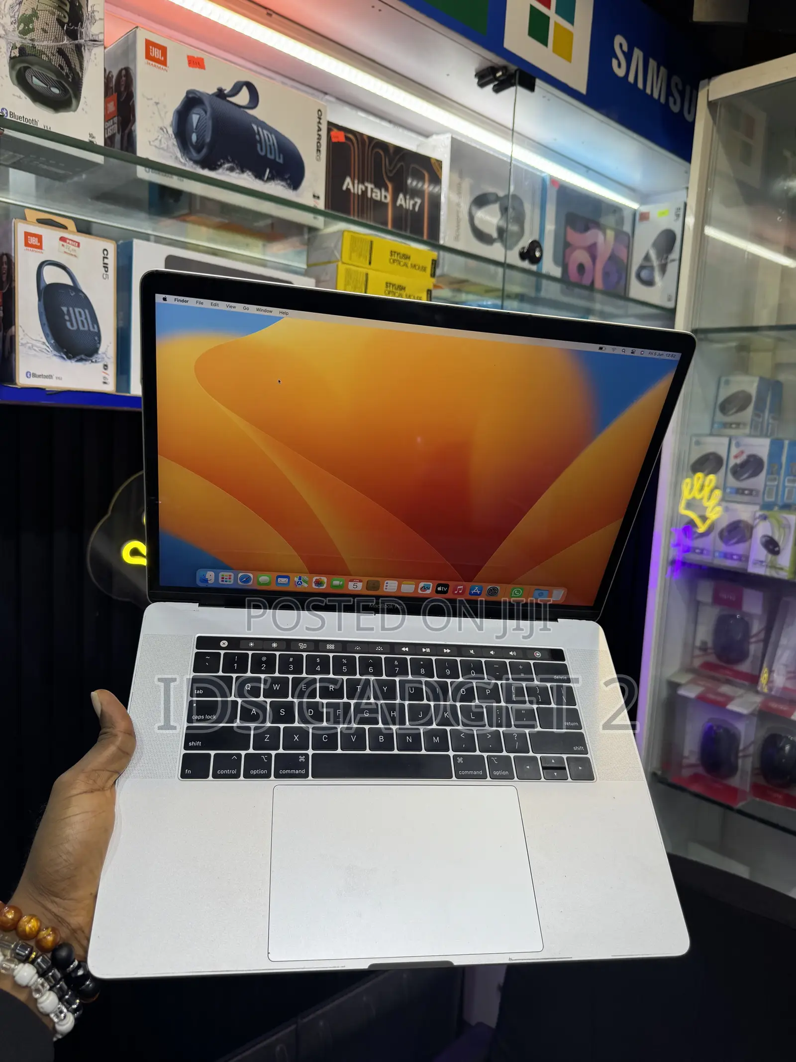 Laptop Apple MacBook Pro 2019 16GB Intel Core i7 SSD 256GB