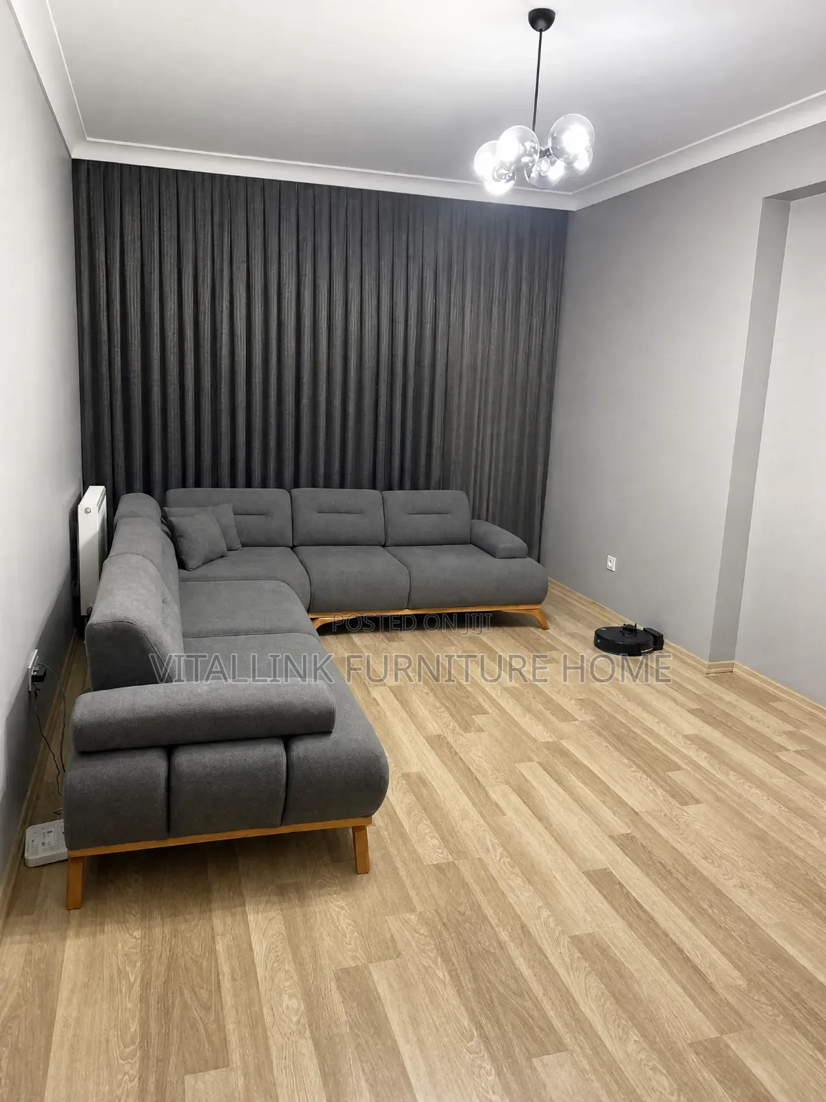 Modern Grey L-Shape Sectional Sofa With Chaise