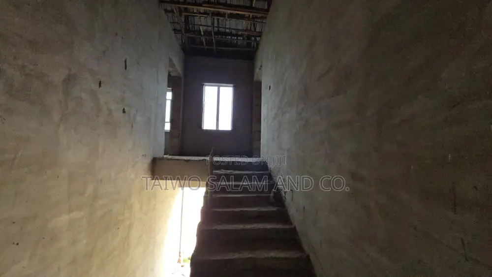 3bdrm Block of Flats in Oyo / Oyo for sale