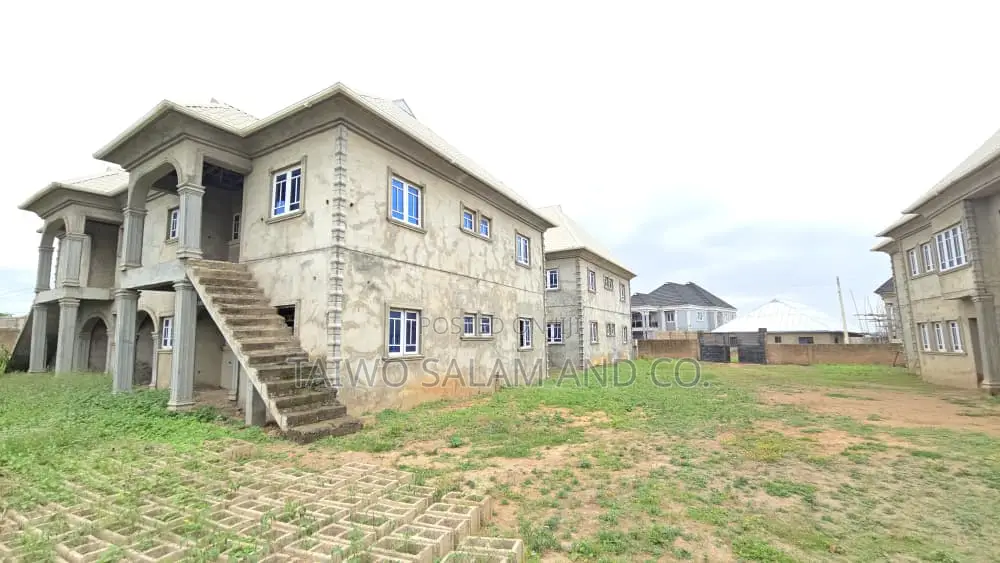 3bdrm Block of Flats in Oyo / Oyo for sale