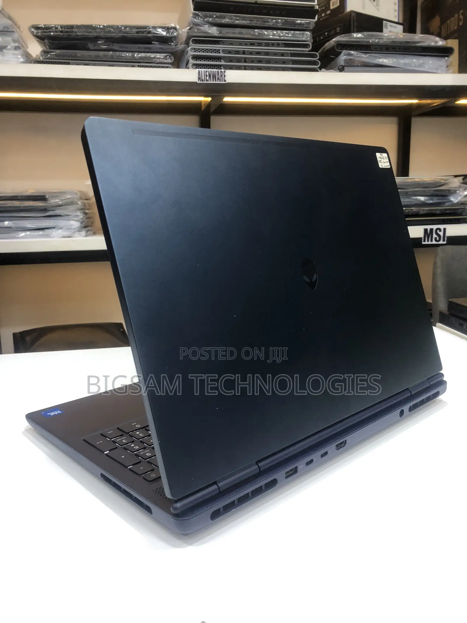 Laptop Alienware 16 Aurora 32GB Intel Core i7 SSD 1T