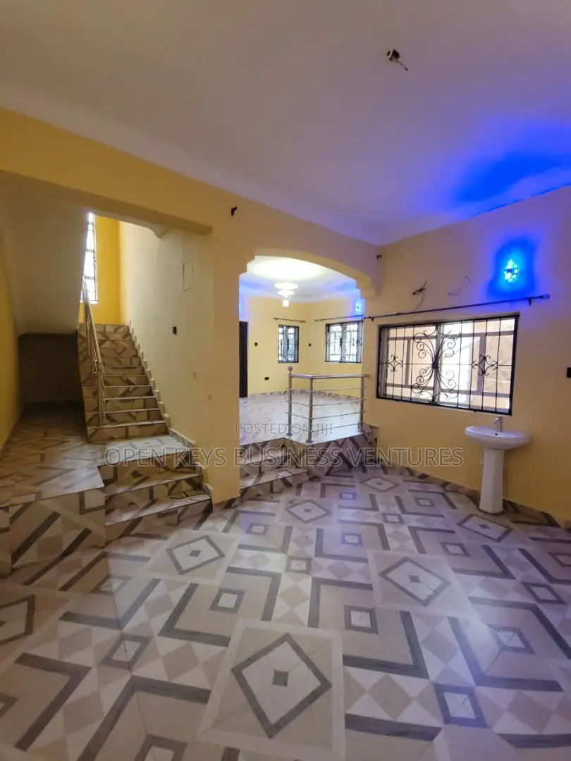 3bdrm Duplex in Kolapo Ishola Gra, Akobo for rent