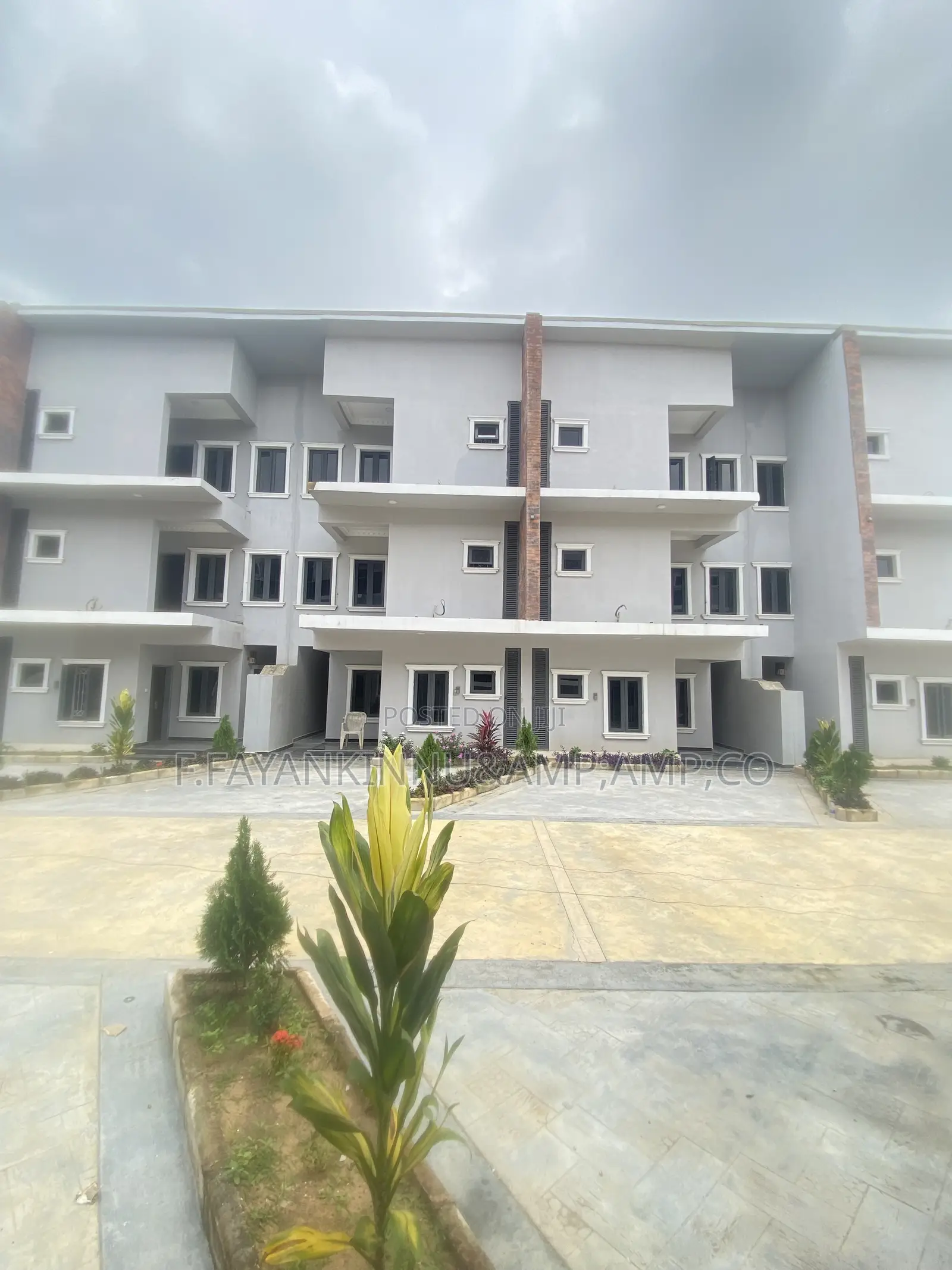 4bdrm Duplex in Zone 3 / Wuse for sale
